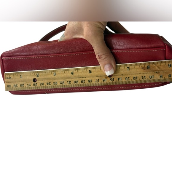 Red Leather Rockabilly Punk Retro Doctor-Style Chain Accent Handbag - Picture 10 of 13